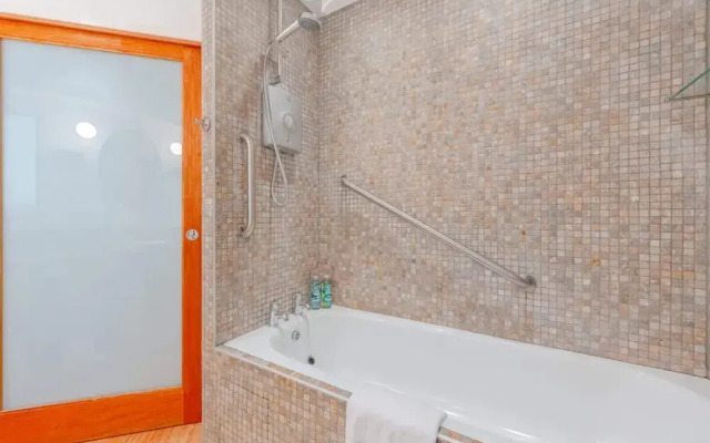 Vibrant 2BD Flat - Near London Bridge