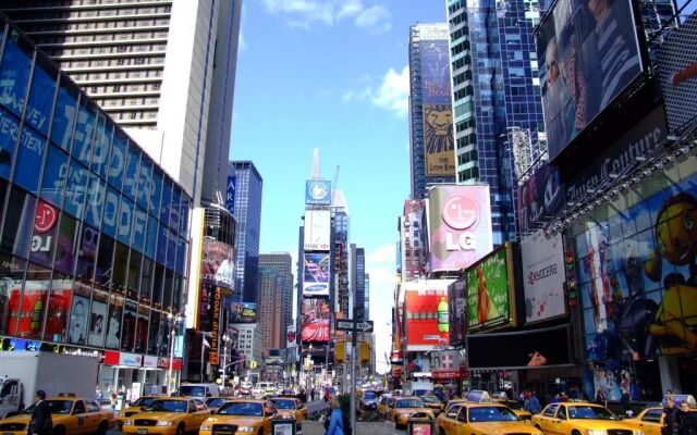 Midtown East Apartments