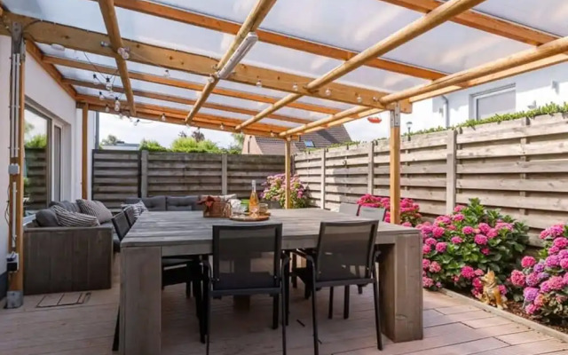 Spacious House With Garden and Parking