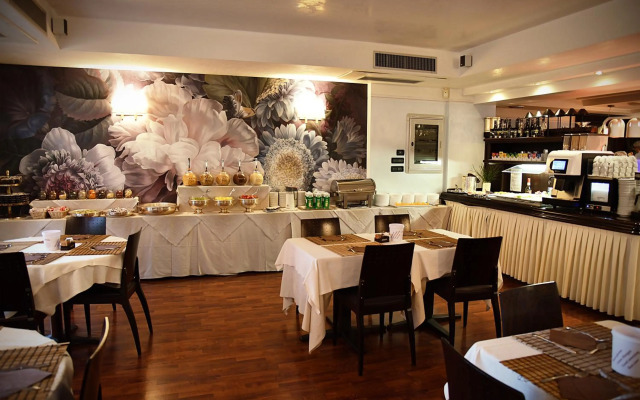 Admiral Hotel Villa Erme
