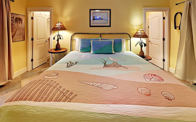 Banyan Beach House - Three Bedroom House