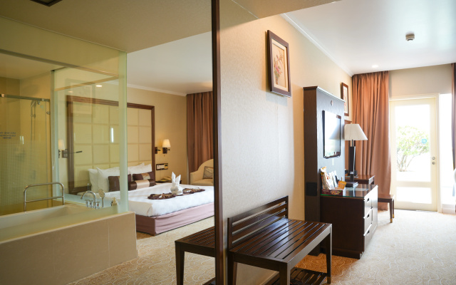 Sea Links Beach Hotel – Guest Rooms – Phan Thiet