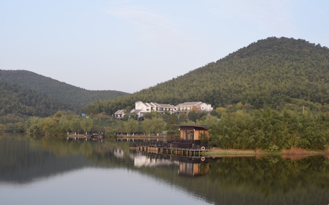 Floral Hotel·Nanjing Youjianshan Homestay (Ginkgo Lake)