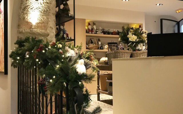 Mougins Luxury Retreats