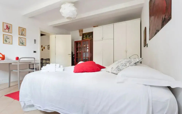 Riva Di Biasio Lovely Flat