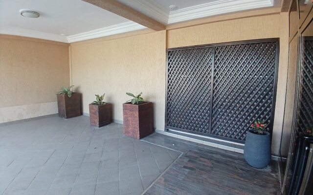 Relax Court Hotel