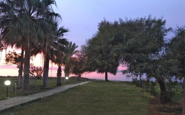 Sandy Beach Apartment 13