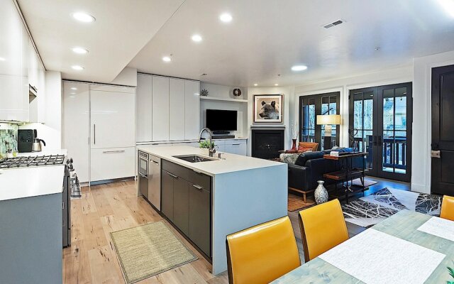 Central to Ski Utah by Casago