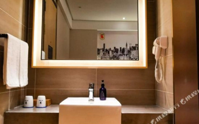 Super 8 Hotel (Ancient City of Kashgar People's Square)