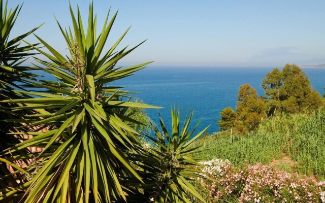 Luxury sea View, With Infinity Pool in Sicily