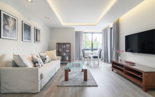 Luxury Apartments - Okrzei Residence