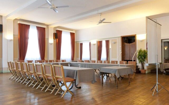 Hôtel restaurant Le Cheval Rouge