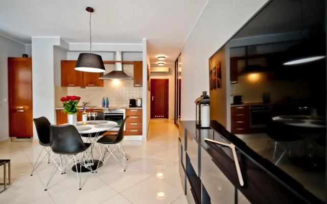 Willa Tamara BlueApart Jurata