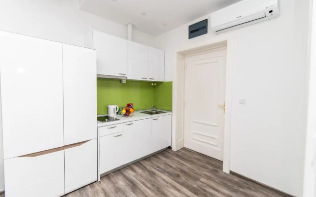 Modern studio for 3 people in the Heart of the City Center