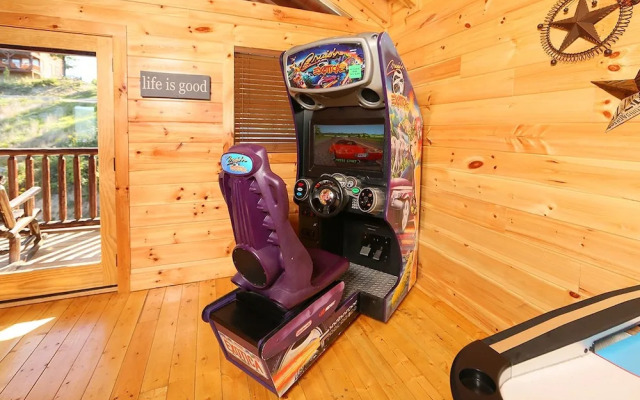 Picture Perfect 7 Br cabin by RedAwning