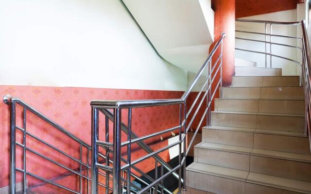 OYO 91327 Residence 38