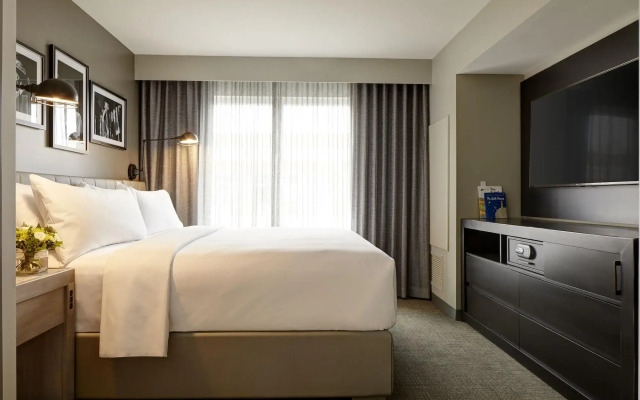 Archer Hotel Boston/Burlington