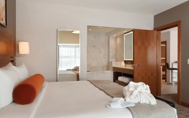Radisson Hotel & Conference Centre Calgary Airport