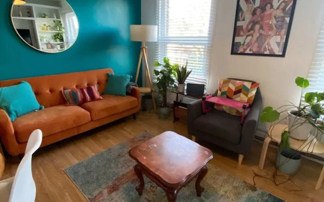 Vibrant & Funky 1BD Flat - 12 Mins to Stratford!