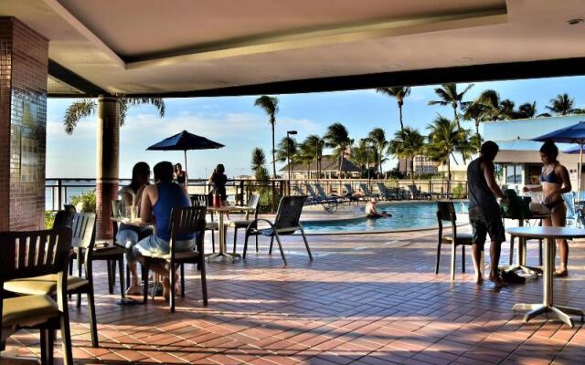 SEAFLATS Iate Plaza Hotel