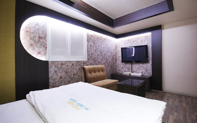 Daegu Icheondong W New York