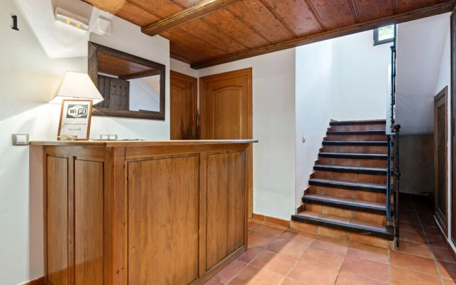 Charming Apartment in Gudar With Terrace