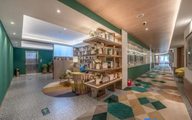 Xike Hotel (Central Hospital East Hospital Pingqiao Century Plaza Branch)