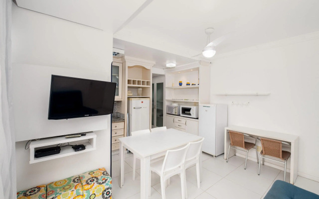 Apto elegante com piscina frente mar JBM304