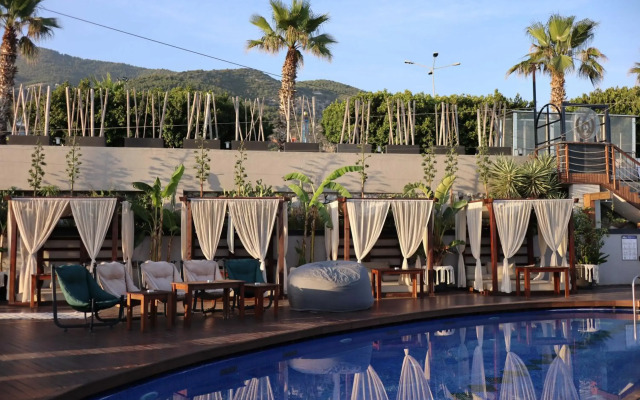 Illusion Beach Club Hotel +16 Only Adult