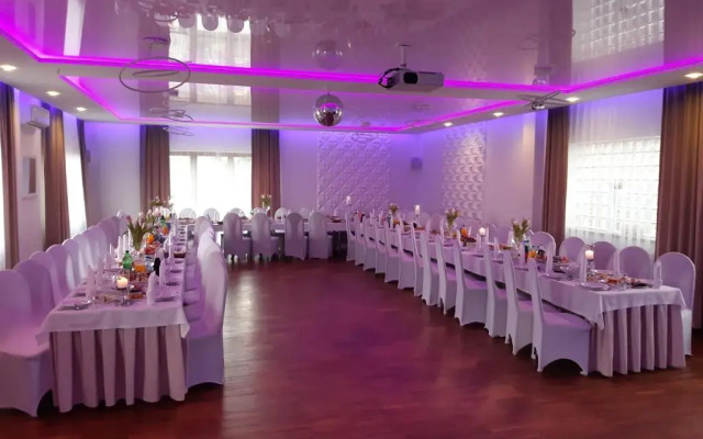 Route One - Restauracja & Pokoje Hotelowe