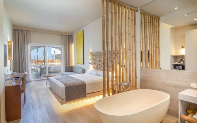 Hotel Zahara Beach by Q Hotels