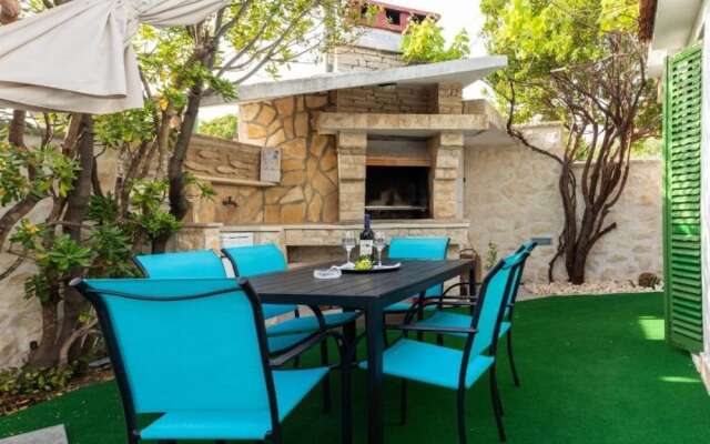 Kike - 60 Meters From the Beach - SA1
