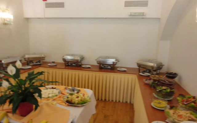 Candia Hotel