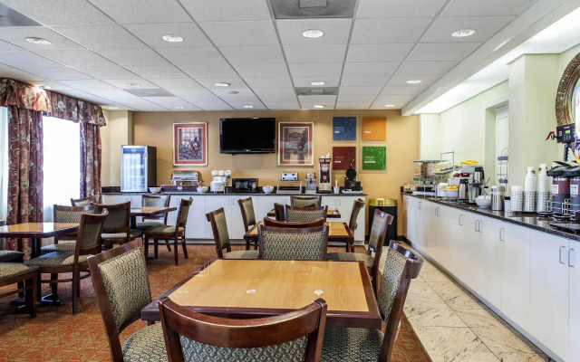 Comfort Suites Raleigh Walnut Creek