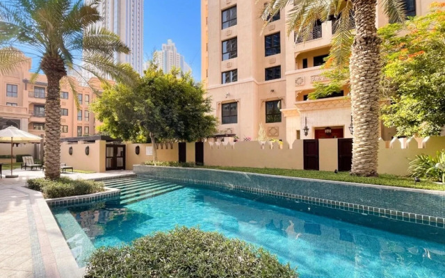 Modern 3BR APT w Maid s Room