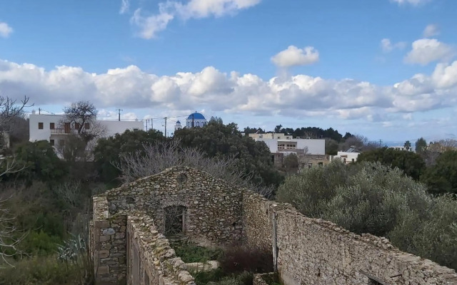 Traditional house in Asfendiou