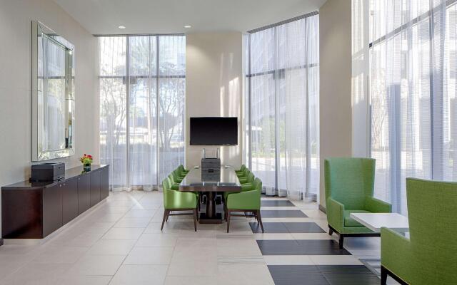DoubleTree by Hilton Hotel Houston - Greenway Plaza