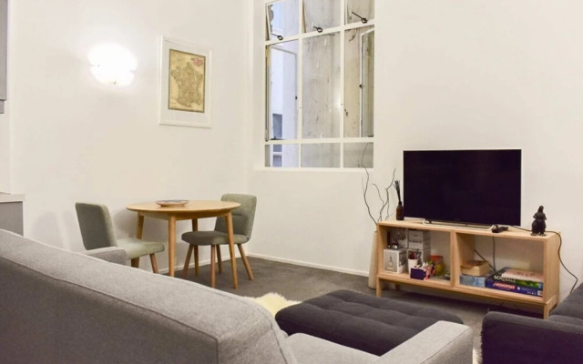 Stylish Queen Street Loft-style 1 Bedroom