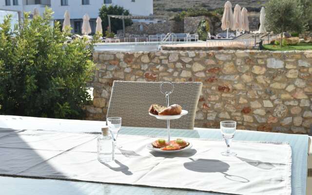 Naoussa Hills Boutique Resort - Adults Only