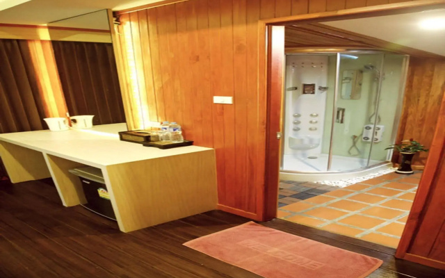 Poohbar Resort & Lotusdive