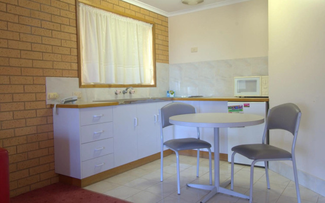 Blue Whale Motor Inn & Apartments