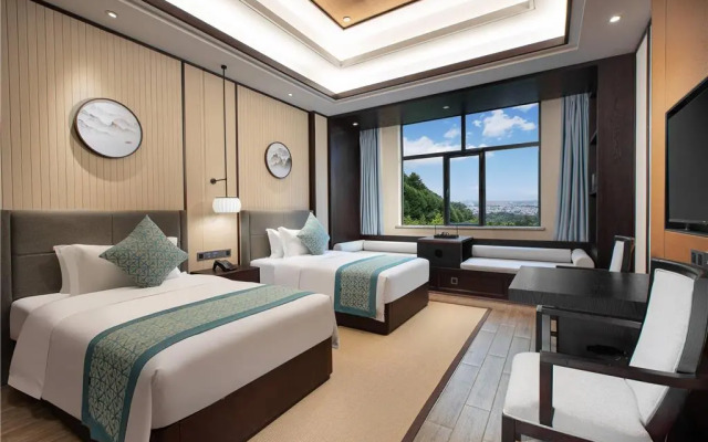 Ramada by Wyndham Xianning Xishan Mountain