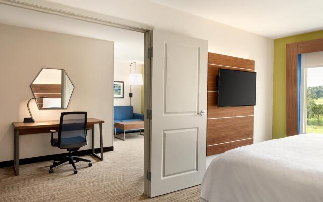 Holiday Inn Express Inn & Suites Searcy by IHG