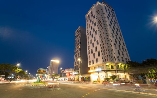 Golden Sun Hotel