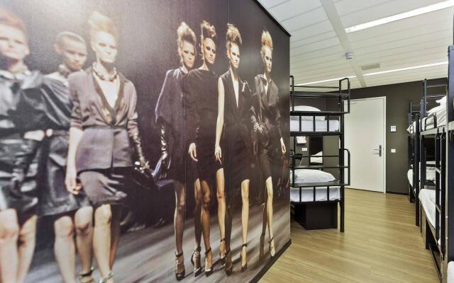 Hostelle - Caters to Women