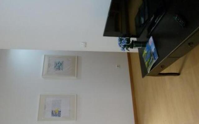 Watching Azores Apartments (R)