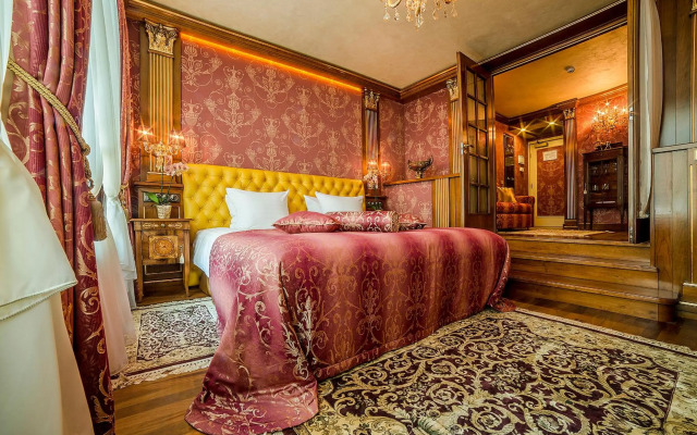 IMPERIAL Hotel & Restaurant