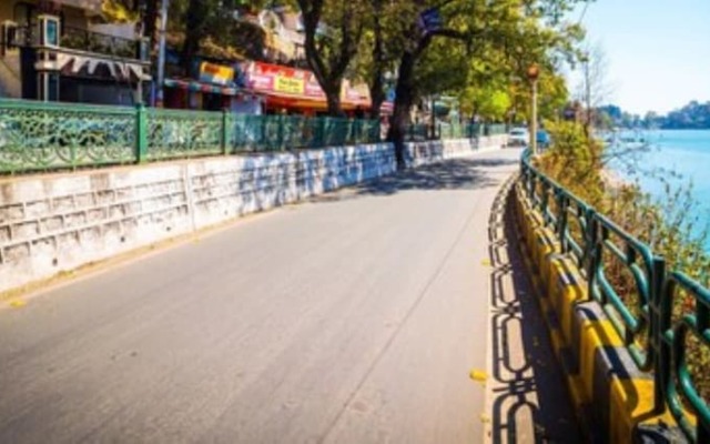 Goroomgo You and Me Mallital Nainital