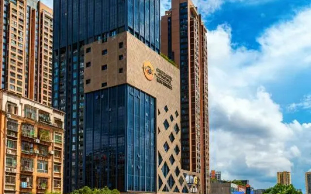 Xing Too Peng Ya Hotel（Buji Da Fen Metro Station Store)