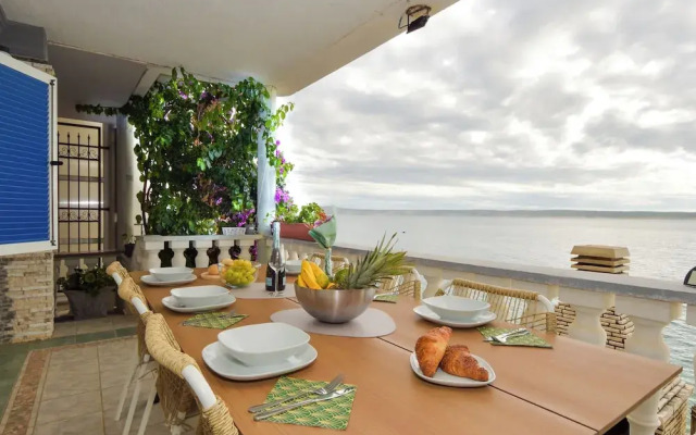 Villa Seafront Escape